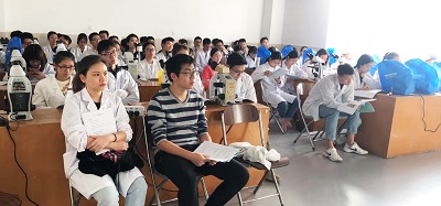 醫(yī)院實驗室一般這樣選擇顯微鏡
